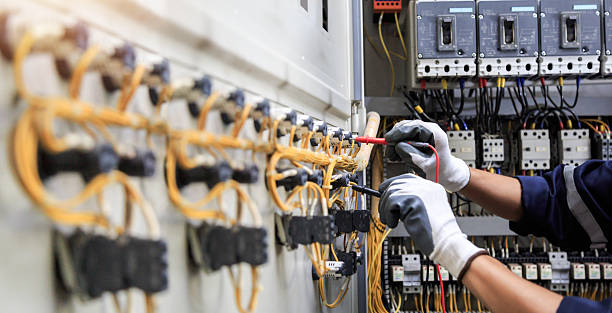 Professional Electrician technician working in Gotha, FL